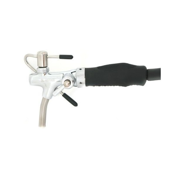 Grifo pistola cromado con compensador