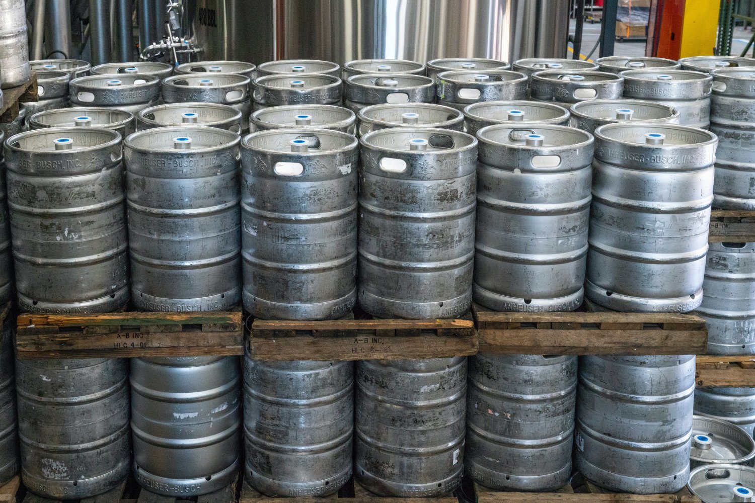 barriles de acero inoxidable para almacenar bebidas